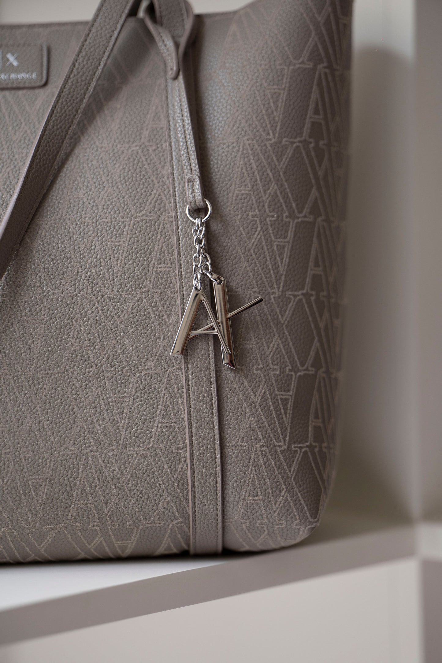 MALA DE OMBRO ARMANI EXCHANGE
