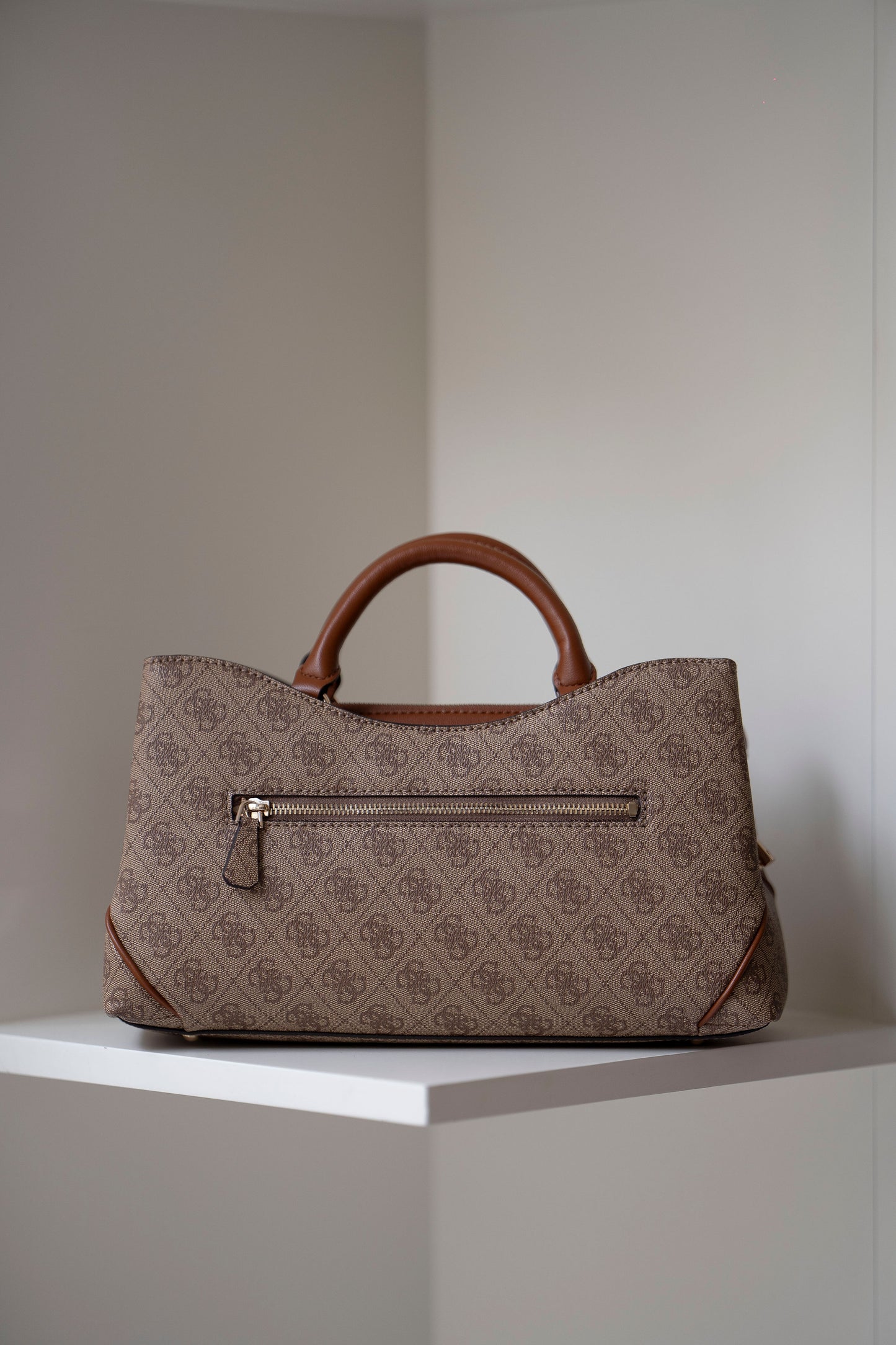 MALA DE MÃO " DEA GIRLFRIEND " GUESS